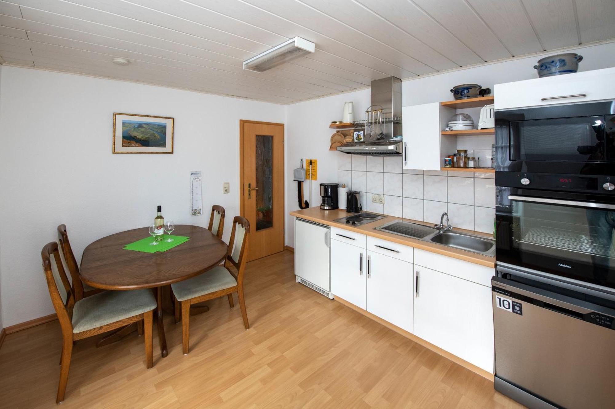 Hirschen-Schuster Apartment Mesenich Bagian luar foto