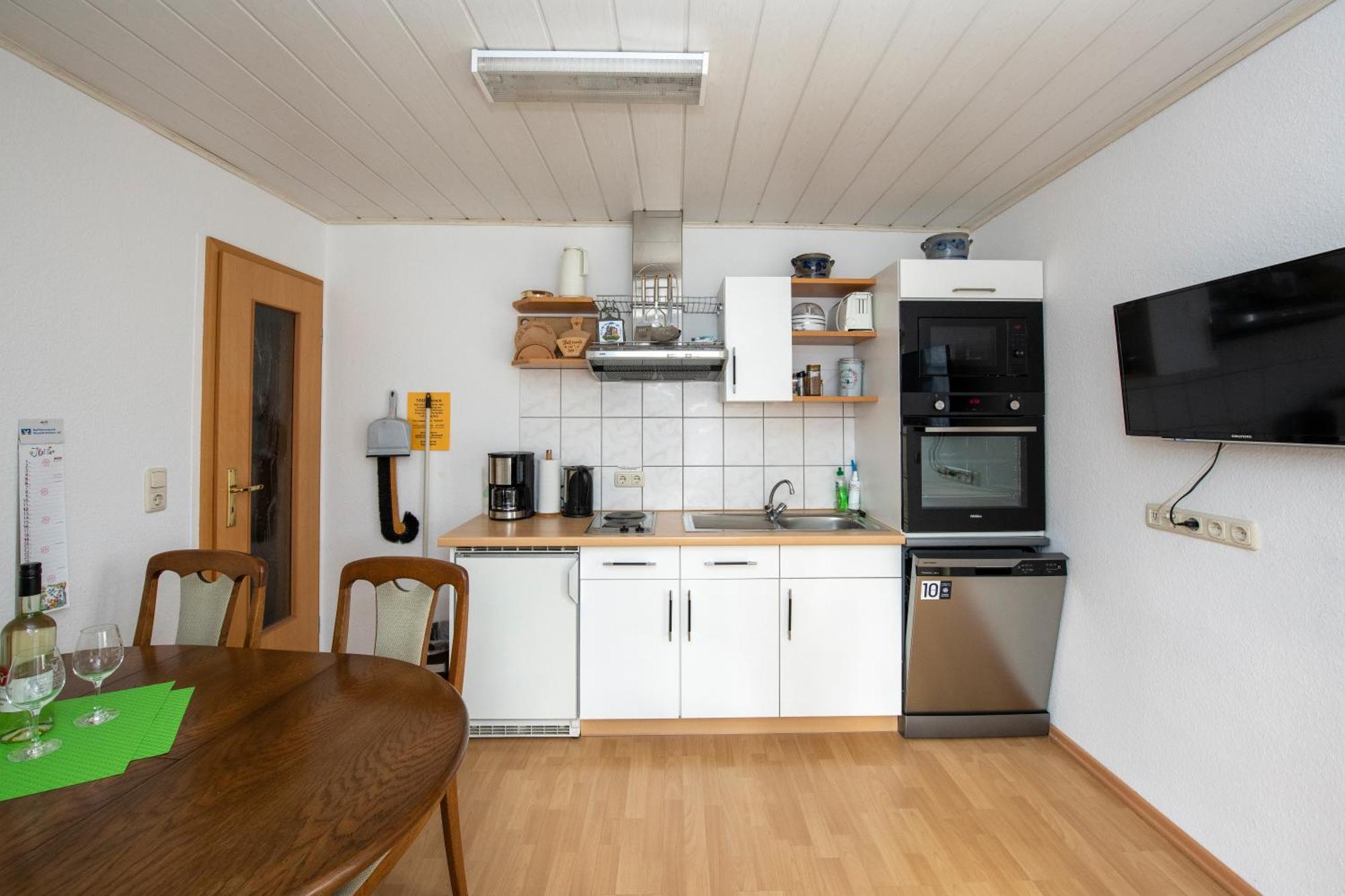 Hirschen-Schuster Apartment Mesenich Bagian luar foto